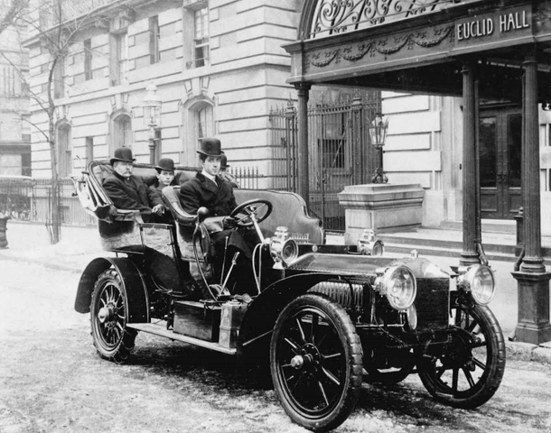 The 19th century black and white days when Luddites, mostly textile workers in England, opposed technologies that favoured the progress of the Industrial Revolution. Today the term is associated with anti-technology altogether. 